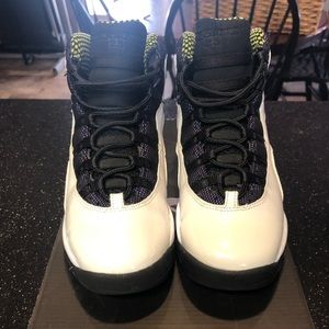Air Jordan Retro 10 size 6.5Y